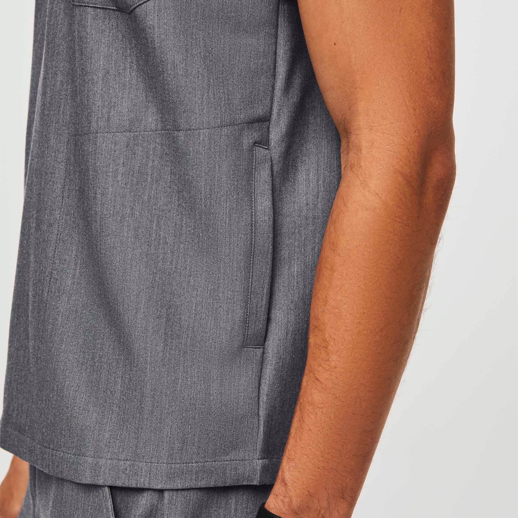 Men's Graphite Chisec™ - Three-Pocket Scrub Top - Image 6